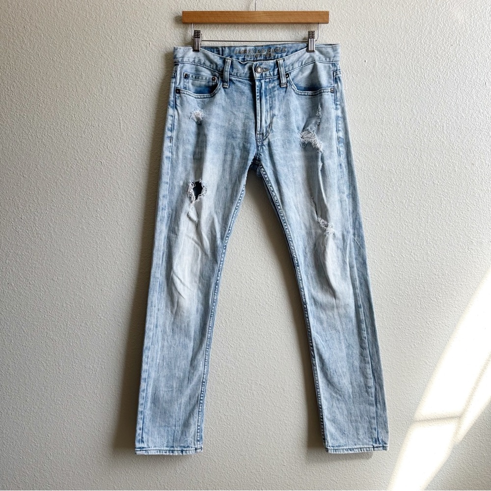 American Eagle Slim Straight Leg Distressed Light Blue Wash Jeans Men’s 30X32